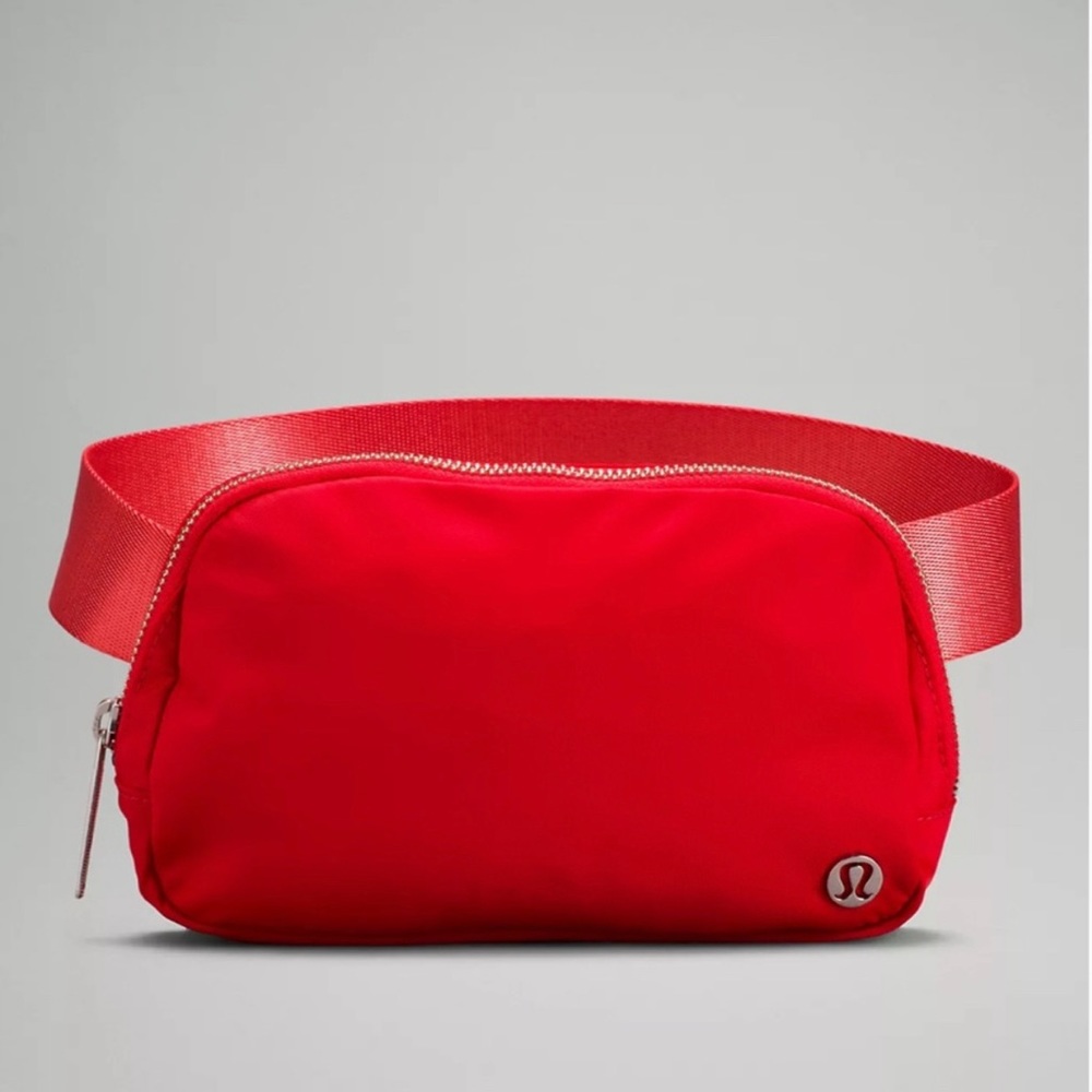 everywhere belt bag - love red - lululemon